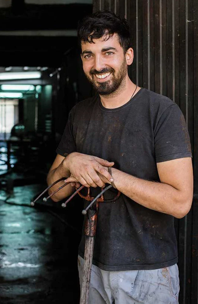 Francesc Ferré de Frisach treballant al celler